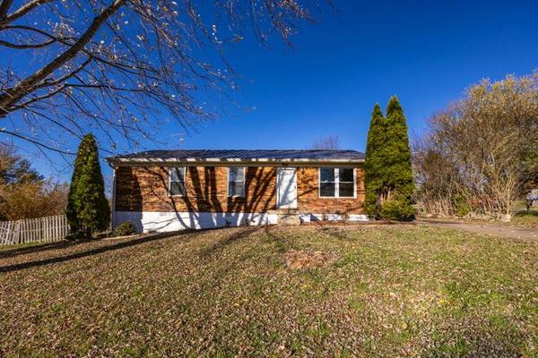 300 Static Road, Paris, KY 40361