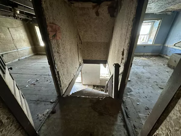 Lexington, KY 40510,5023 Old Versailles Road