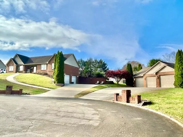 Somerset, KY 42503,151 Surrounding Hills Drive