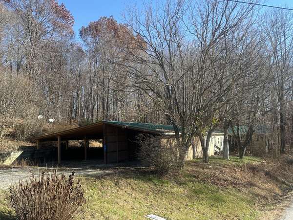 17 Barger Spur Rd Road, Burkesville, KY 42717