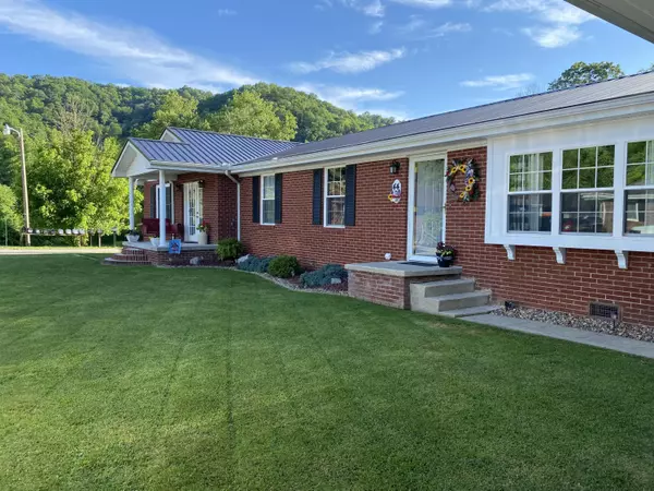 44 Music Street, Prestonsburg, KY 41653