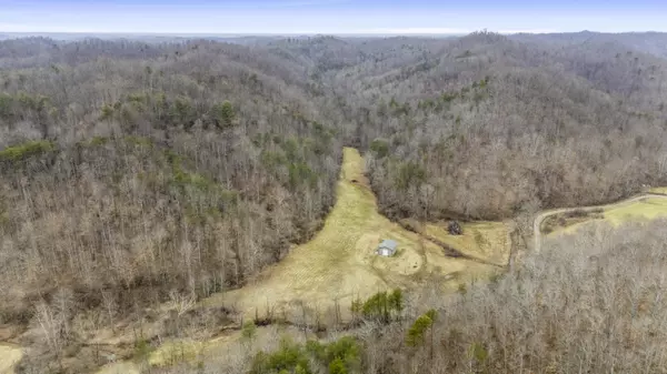 1657 Cave Branch Road, Campton, KY 41301