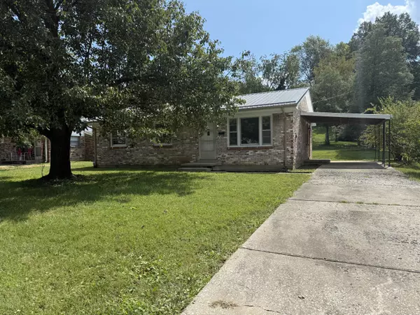 Berea, KY 40403,122 Rogers Street