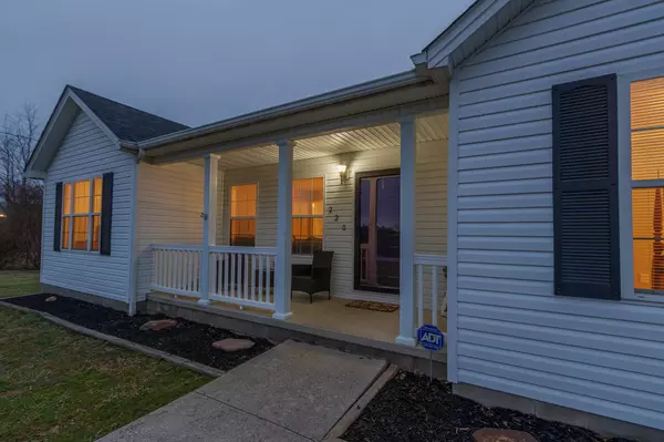 East Bernstadt, KY 40729,220 Highway 1228