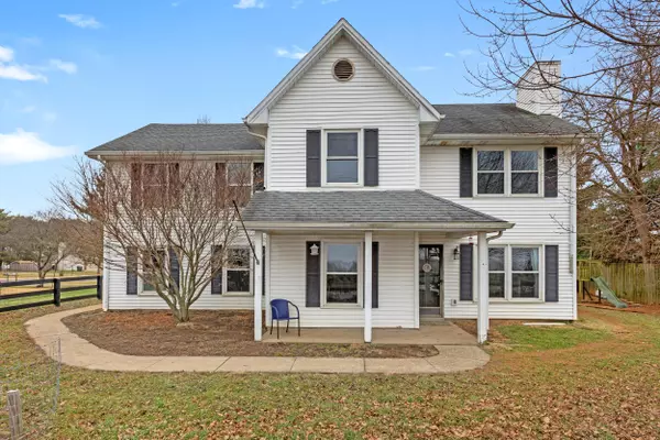 102 Chestnut Lane,  Versailles,  KY 40383