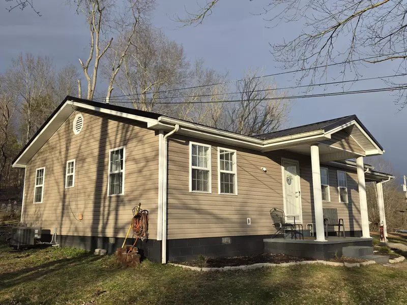 326 Charlie Sizemore Road, Manchester, KY 40962