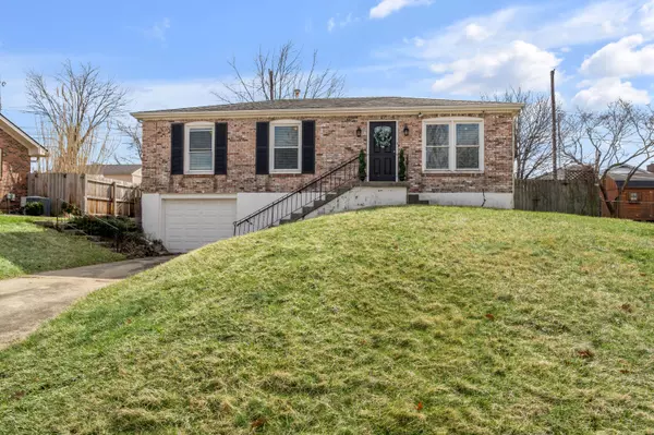 281 Kenlock Drive, Lexington, KY 40517