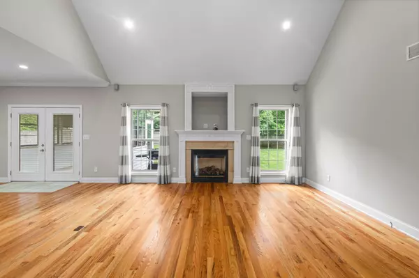 Versailles, KY 40383,767 Flint Ridge Road