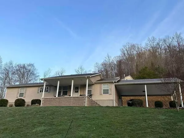 913 State Highway 1148, Isom, KY 41824