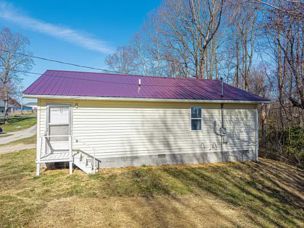 Pine Knot, KY 42635,166 Rainbow Circle