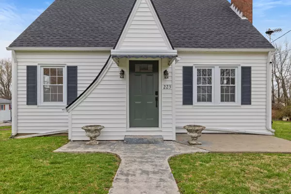 Harrodsburg, KY 40330,223 High Street