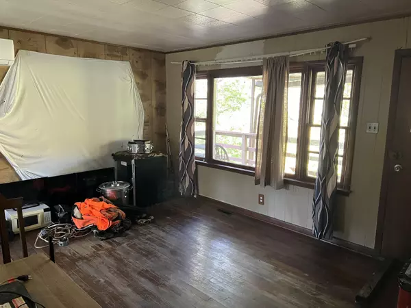 Corinth, KY 41010,425 Corinth Shore Drive