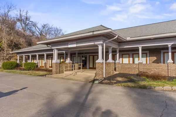 302-303 Boston Square Drive, Georgetown, KY 40324