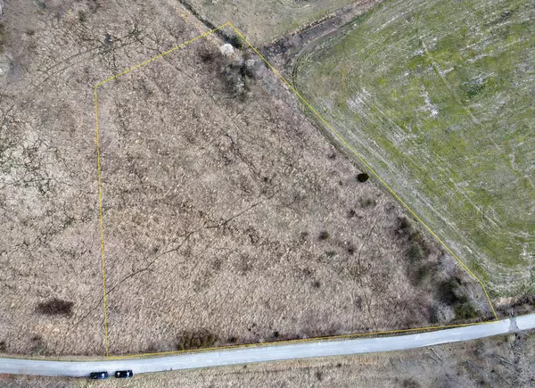 Crab Orchard, KY 40419,9999 Flatwoods School Road