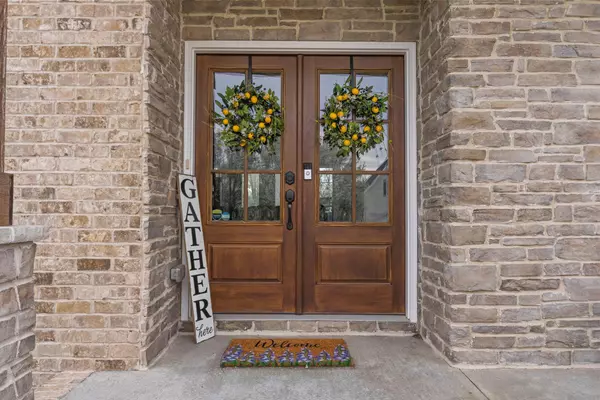 Versailles, KY 40383,2040 Elmwood Drive