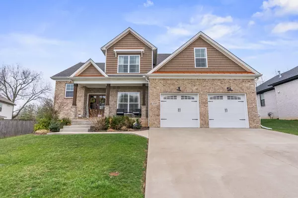 Versailles, KY 40383,2040 Elmwood Drive