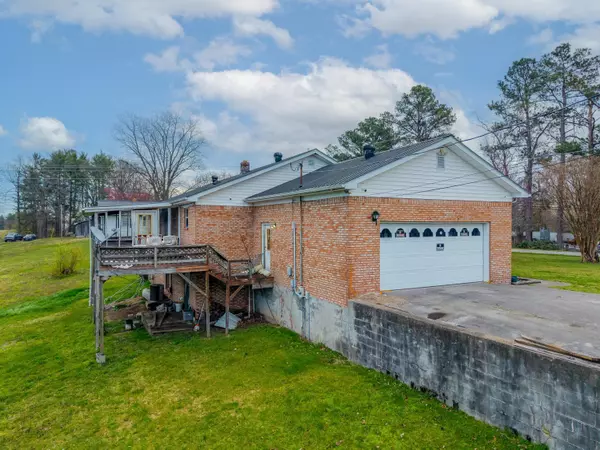 Pine Knot, KY 42635,691 Highway 2792