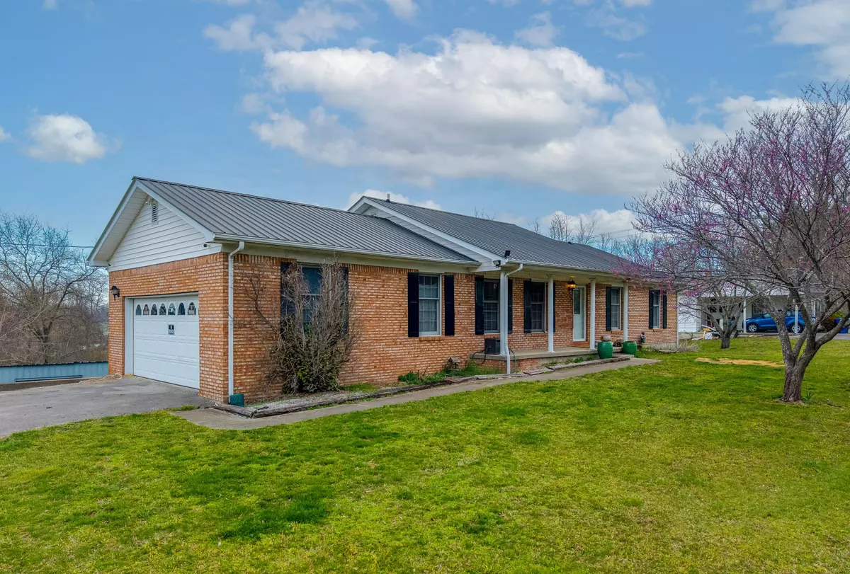 Pine Knot, KY 42635,691 Highway 2792