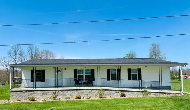 100 Whitaker Lane, East Bernstadt, KY 40729