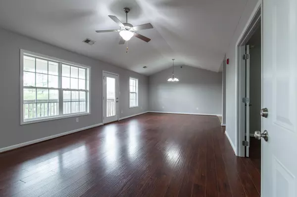 Lexington, KY 40502,858 Malabu Drive #6200