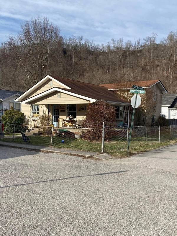 402 Mapother Street, Loyall, KY 40854
