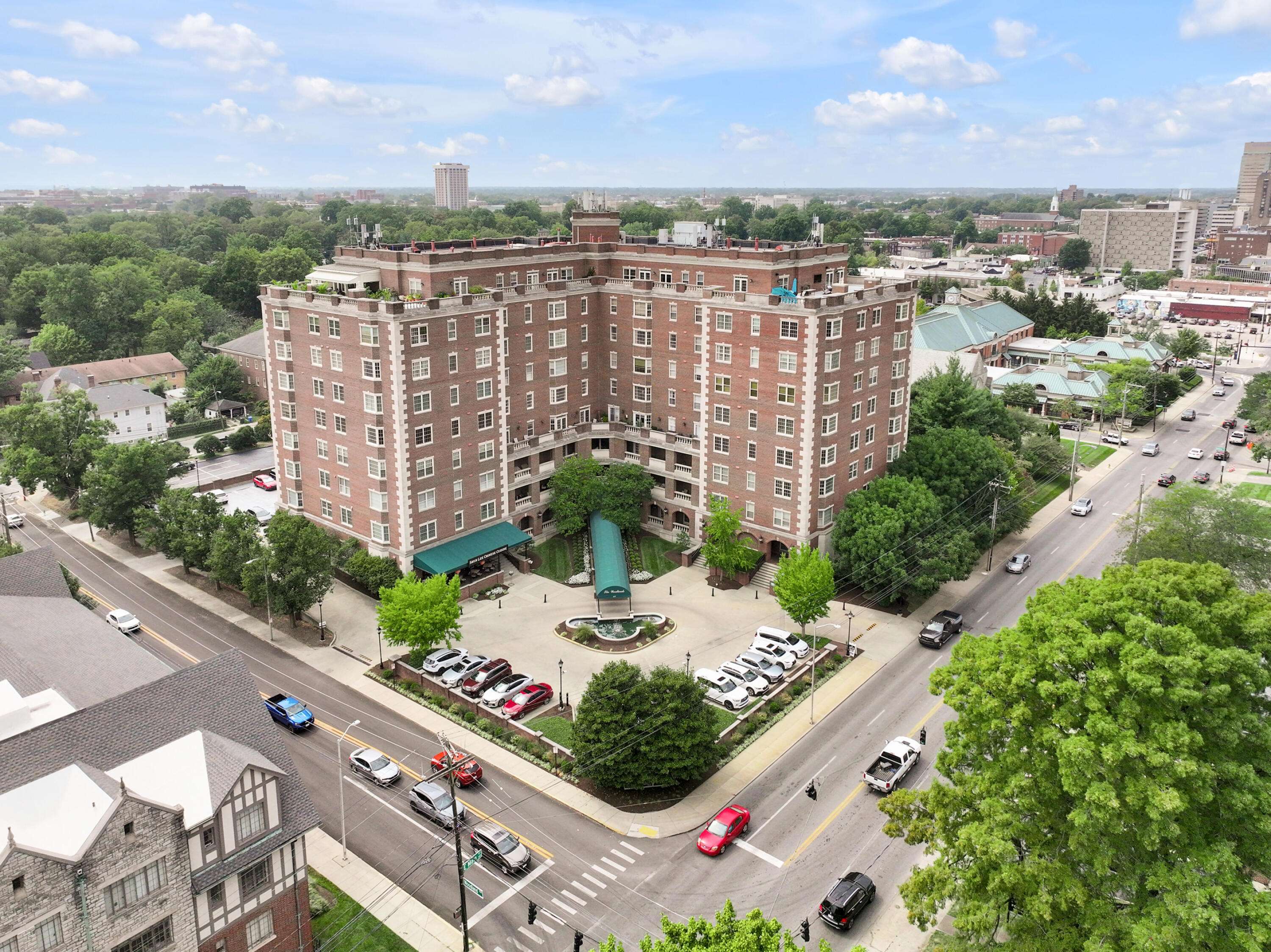 Lexington, KY 40502,111 Woodland Avenue #302