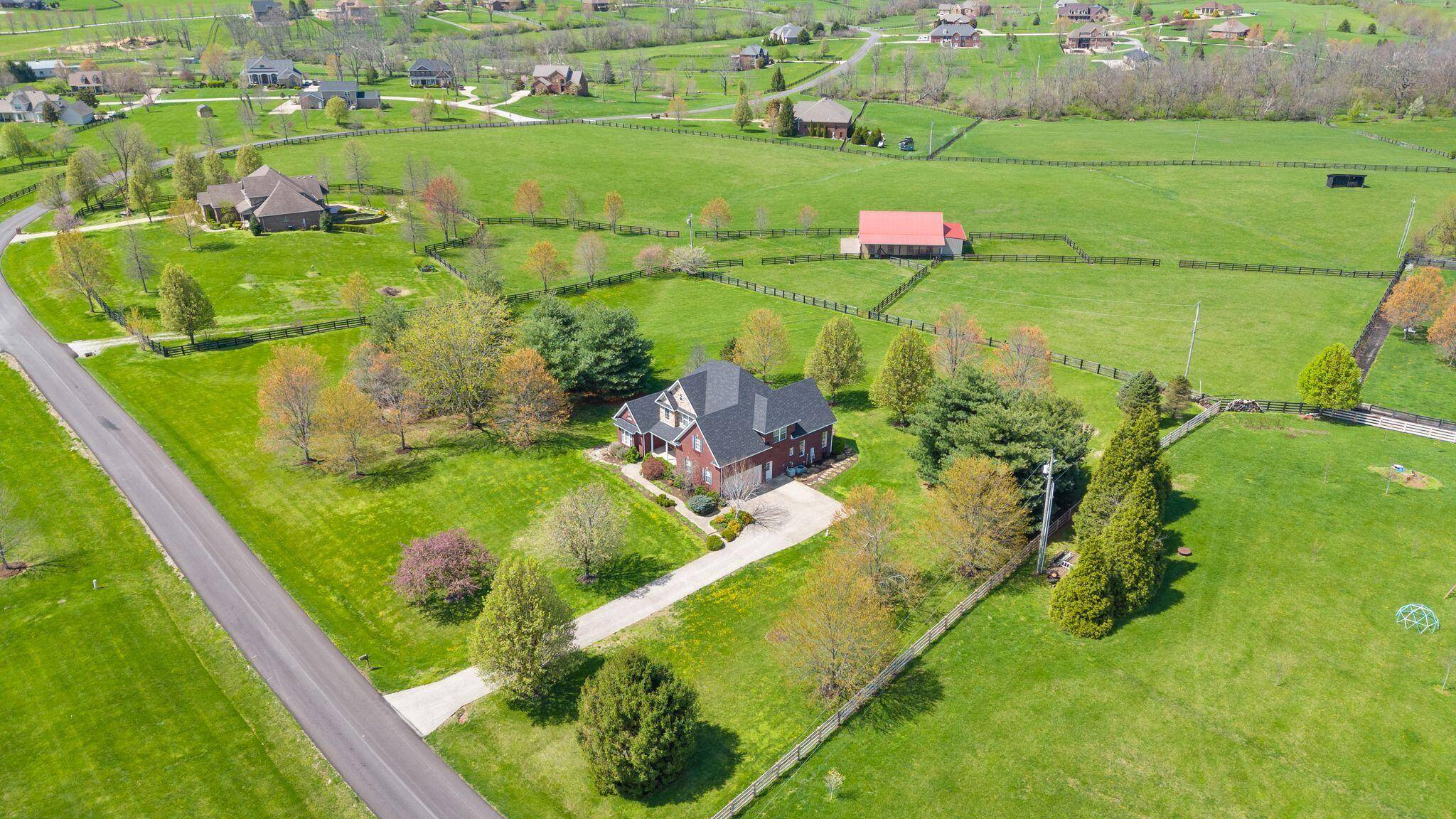 Midway, KY 40347,133 King Fisher Way