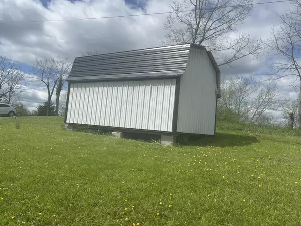 Mount Olivet, KY 41064,76 E French Lane