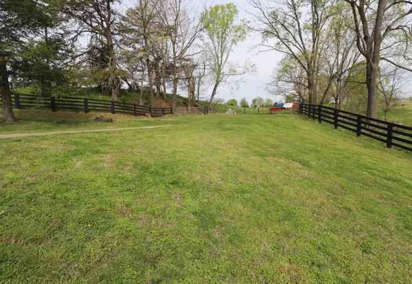 Nancy, KY 42544,5280 Hickory Nut Road