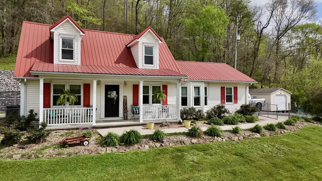 1572 KY-80, Manchester, KY 40962