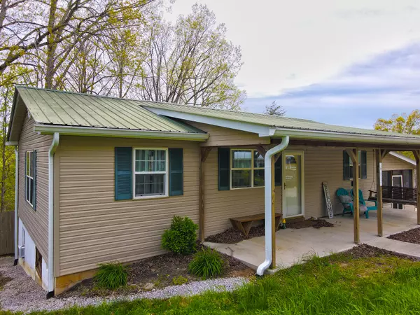 Monticello, KY 42633,613 Webster Spradlin Road