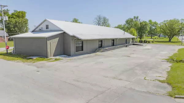 Monticello, KY 42633,862 S Main Street