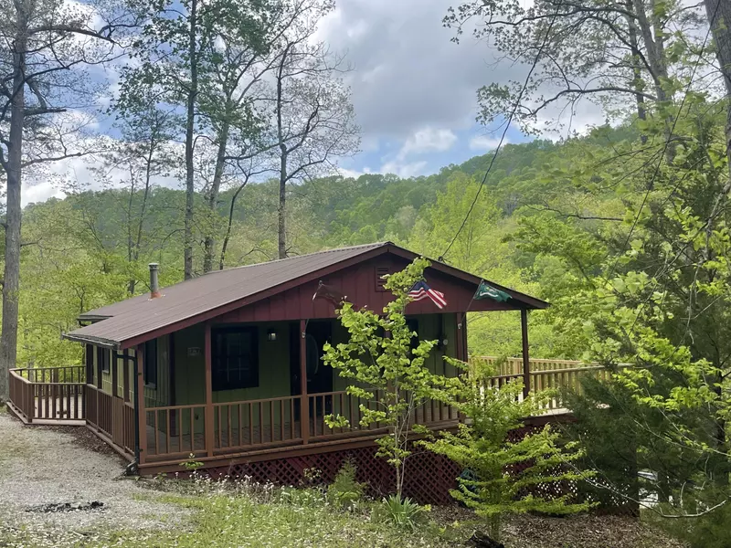 25 Godsey Avenue, Whitley City, KY 42653