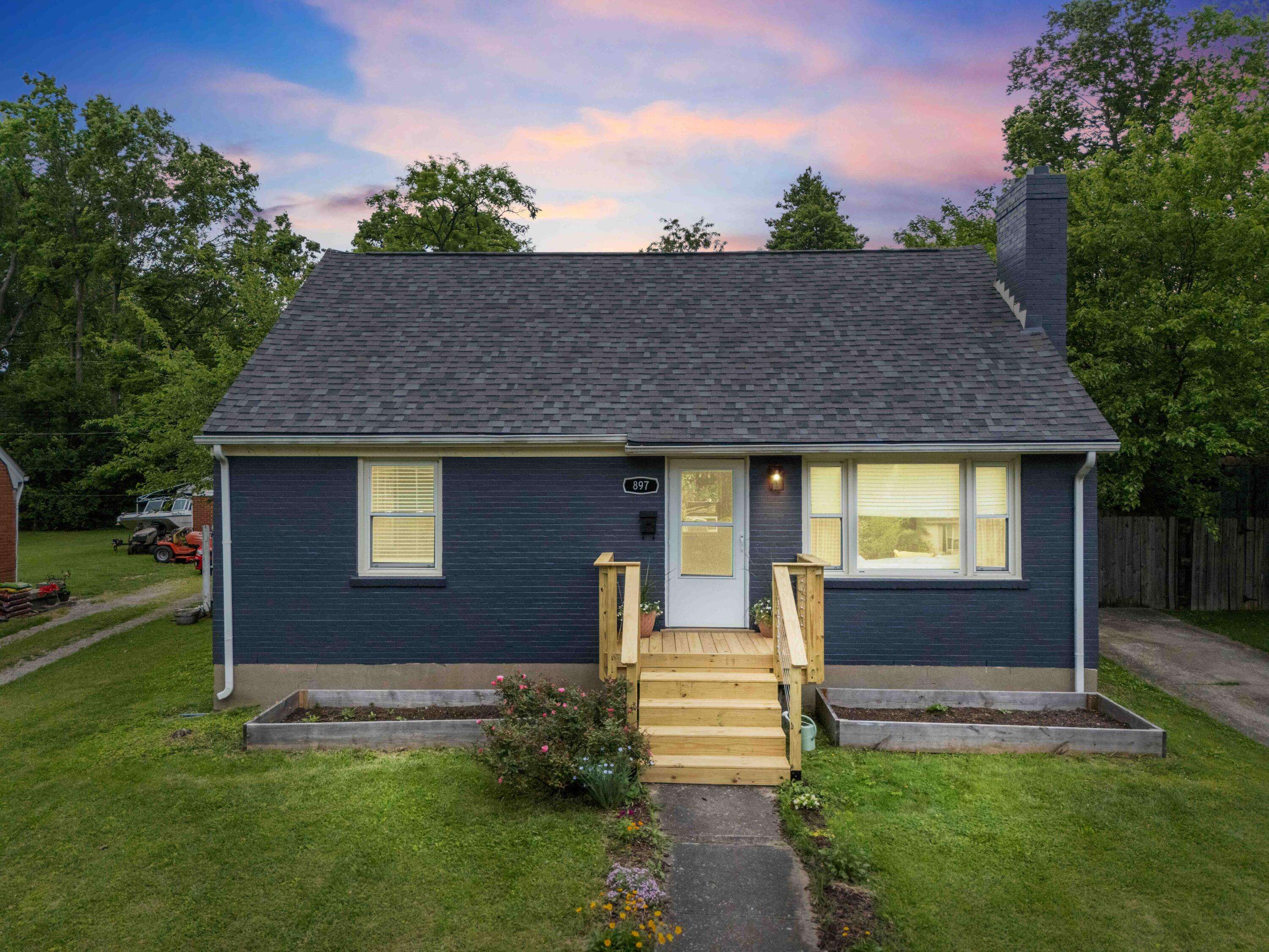 897 Della Drive, Lexington, KY 40504