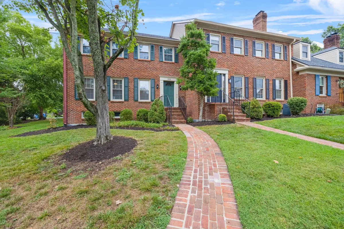 Lexington, KY 40517,292 Chippendale Circle