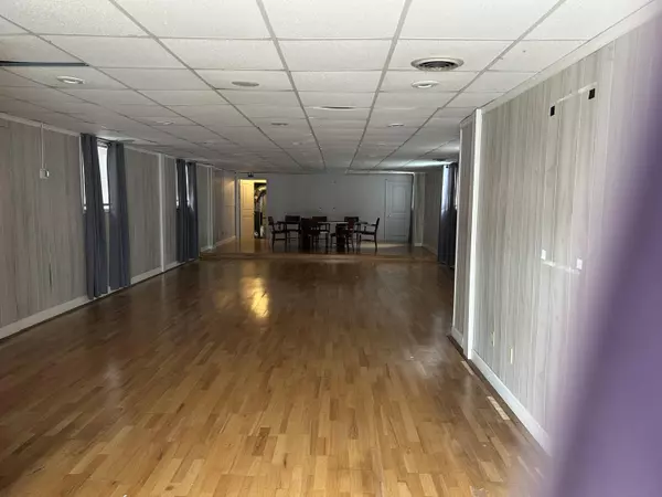 Cynthiana, KY 41031,104 Court Street