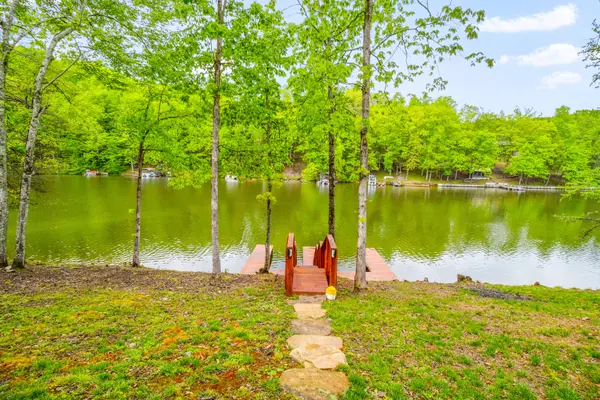 East Bernstadt, KY 40729,1117 Cliffs Edge Road