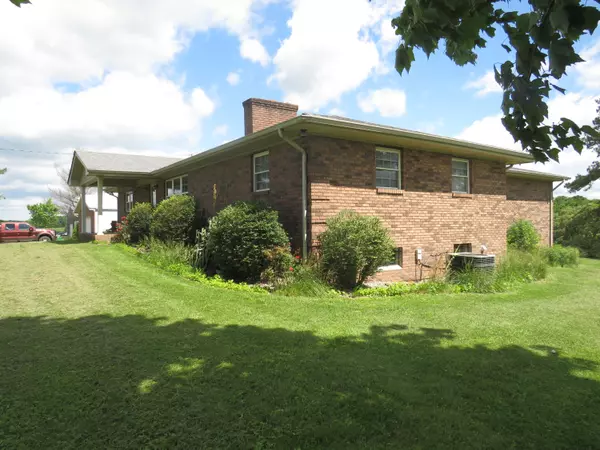 East Bernstadt, KY 40729,498 Winding Blade Road