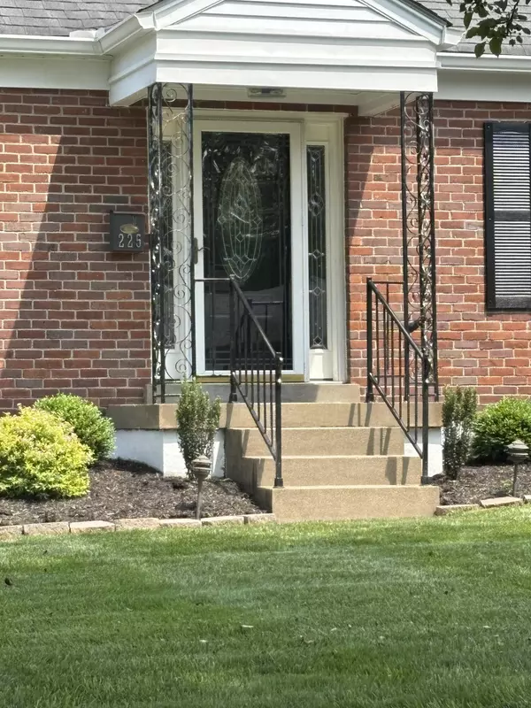 Louisville, KY 40207,225 TYNE Road