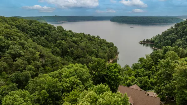 Jamestown, KY 42629,275 Tall Timber Drive