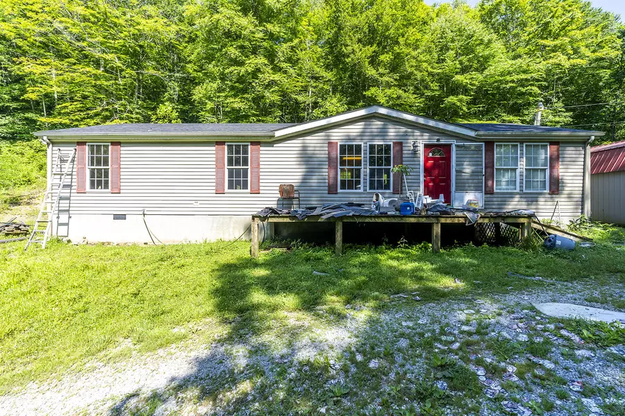 596 Little Doe Creek Road, Irvine, KY 40336