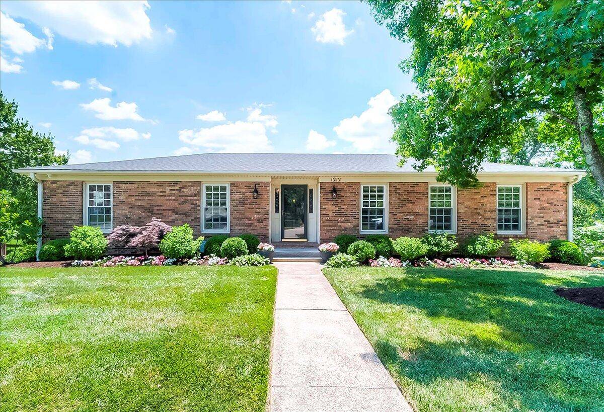 1212 Tishoff Drive, Lexington, KY 40502