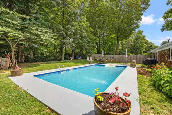 Frankfort, KY 40601,283 Bonnycastle Drive