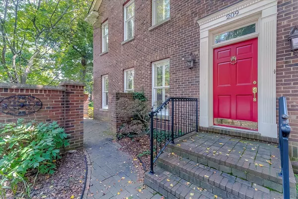 Frankfort, KY 40601,209 Wilkinson Street