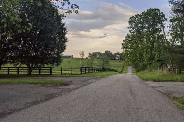 Paris, KY 40361,358 Blacks Cross Road