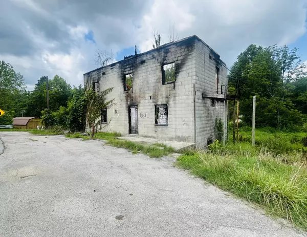 Manchester, KY 40962,8653 North Highway 421