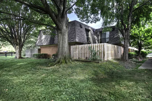 Lexington, KY 40517,401 Redding Road #3