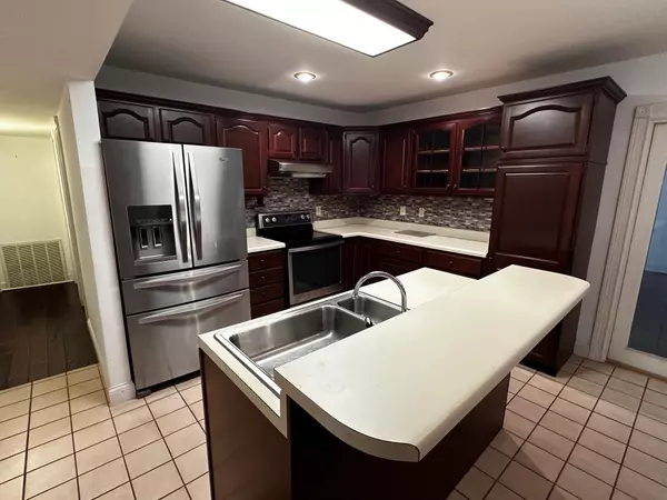 Corbin, KY 40701,2010 Cedar Lane