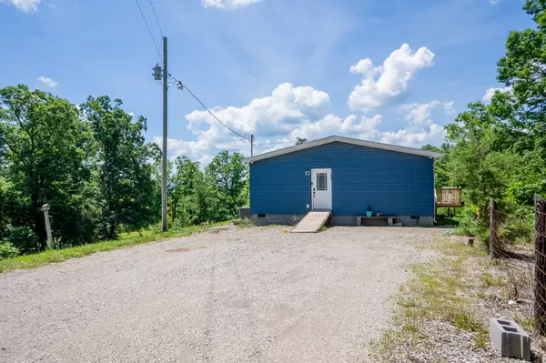 Irvine, KY 40336,805 Old Fox Road