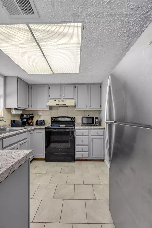 Lexington, KY 40517,453 Windfield Place